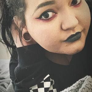 Meet your Posher, Holly